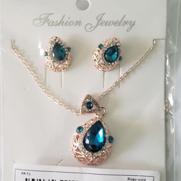 Accessories Vintage Hollow Qut Floral Patter Drop Necklace Earrings